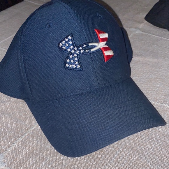 Under Armour Dark Blue Cap with USA Flag Design - Picture 2 of 5